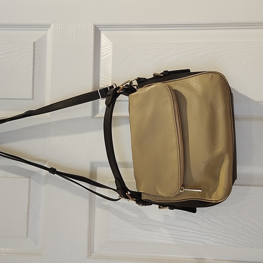 DANIER GENUINE  PEBBLED COW LEATHER CROSSBADY STRAP DERACHABLE LEATHER SHOULDER